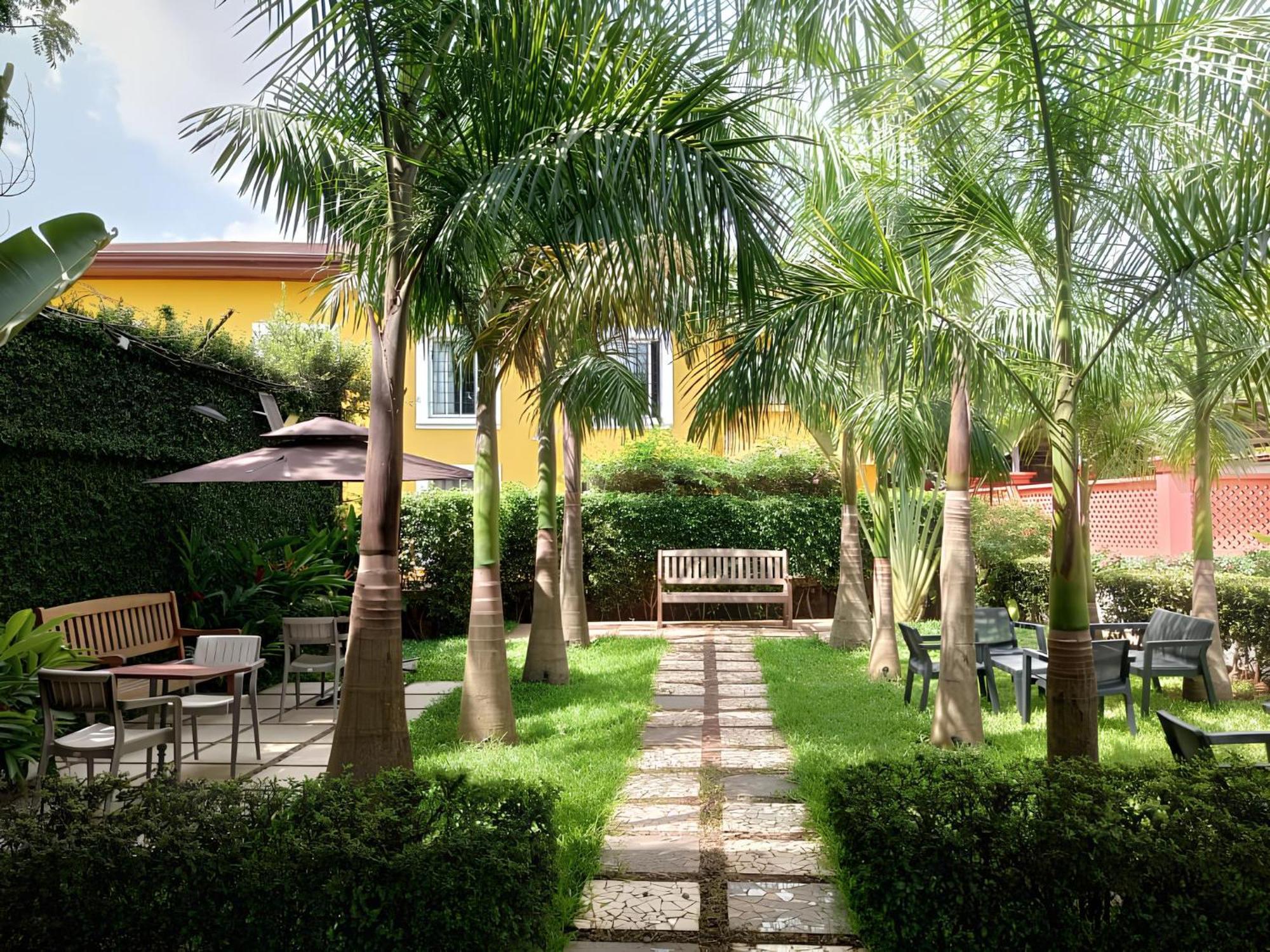 Riad Prince Louis Yaoundé 外观 照片